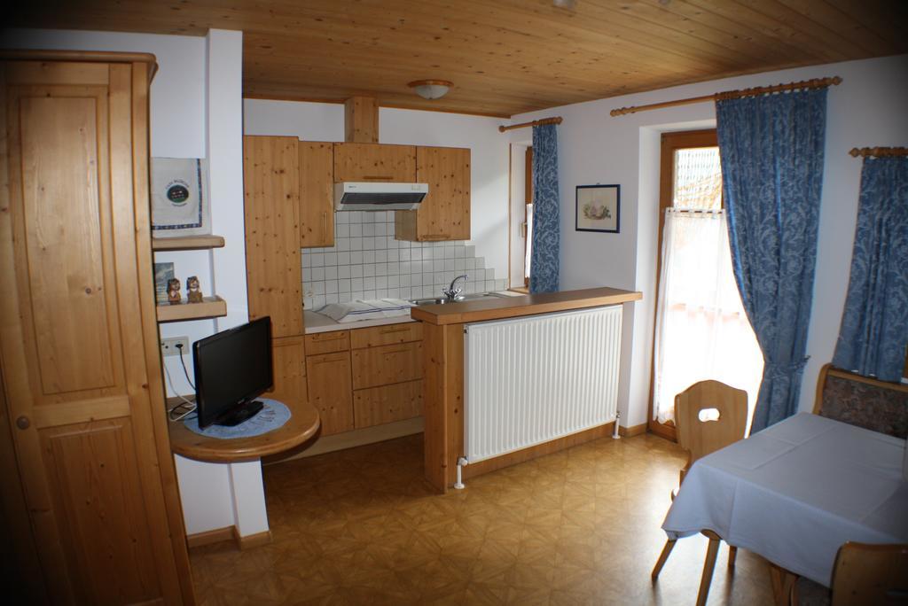 Haus Waldruhe Apartment San Candido Room photo